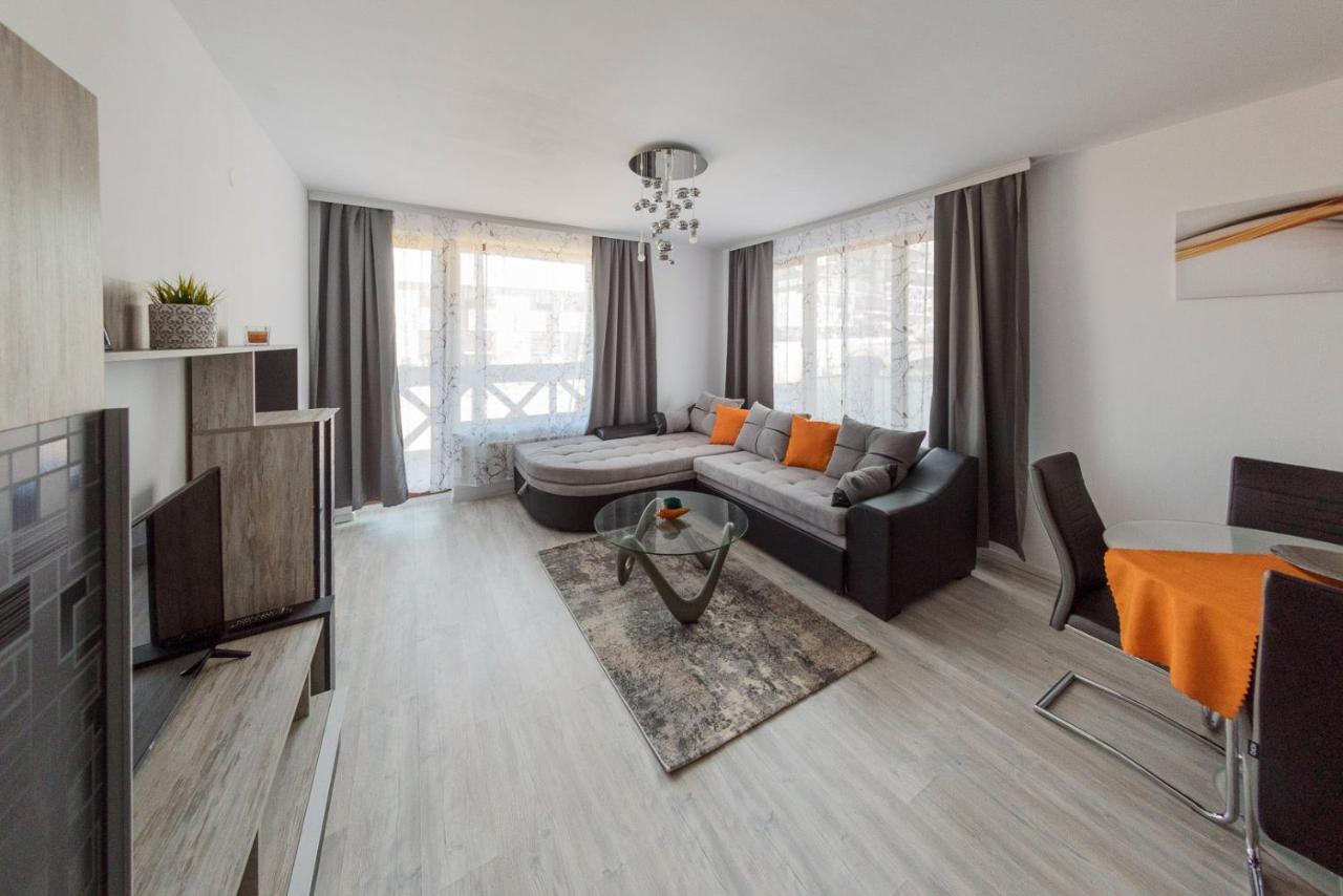 Next To Gondola Stylish And Charming Apartment Bansko Exterior photo